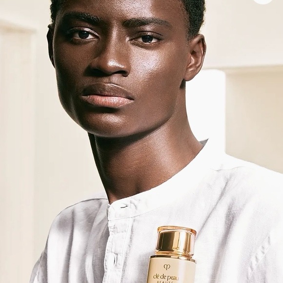 Clé de Peau Beauté UV Protective Emulsion
